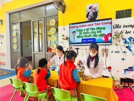 CHÚ TRỌNG CÔNG TÁC CHĂM SÓC SỨC KHỎE CHO TRẺ -  TỔ CHỨC CHO TRẺ UỐNG THUỐC TẨY GIUN ĐỊNH KỲ