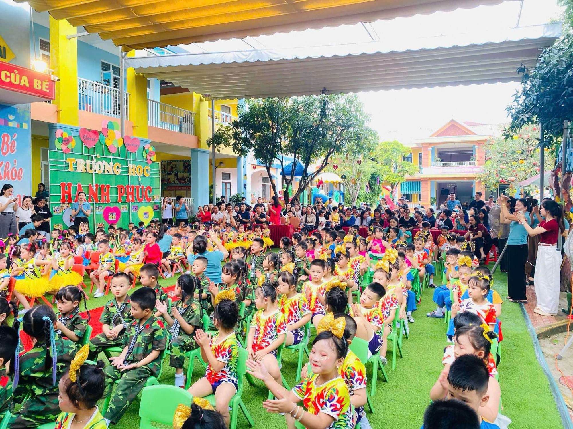 KHÔNG KHÍ RỘN RÀNG CÁC HOẠT ĐỘNG NHỮNG NGÀY CUỐI NĂM HỌC