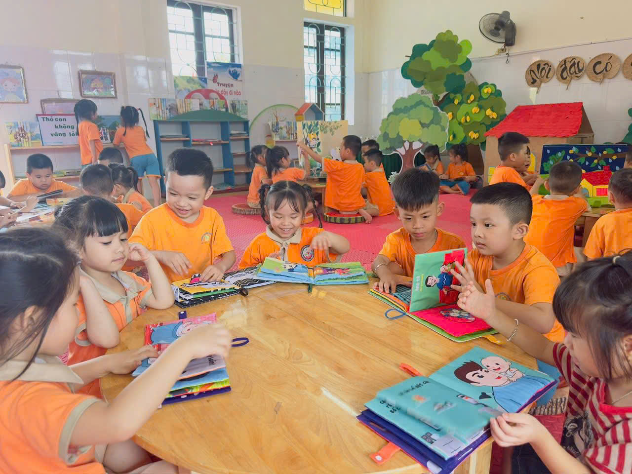 MỖI TRANG SÁCH - MỘT NIỀM VUI