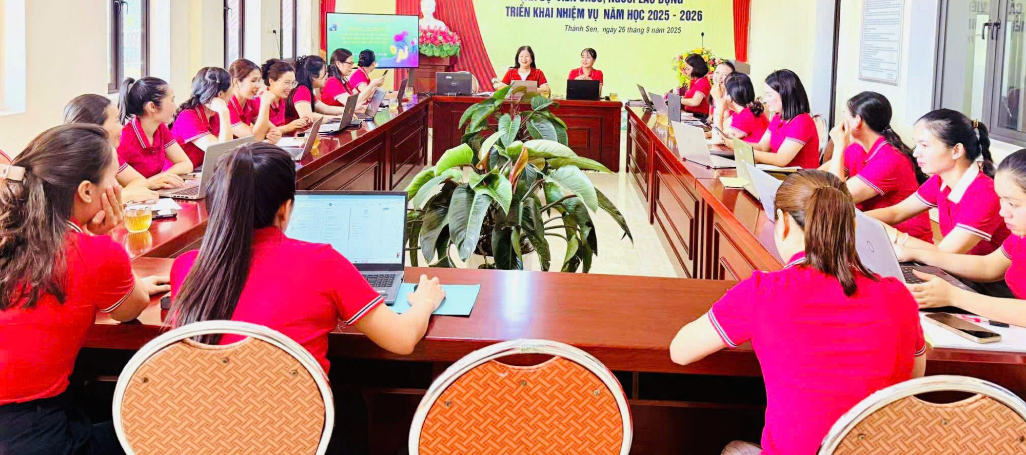 TỔ CHỨC TẬP HUẤN CHUYÊN ĐỀ CHUYÊN MÔN NĂM HỌC 2025 – 2026