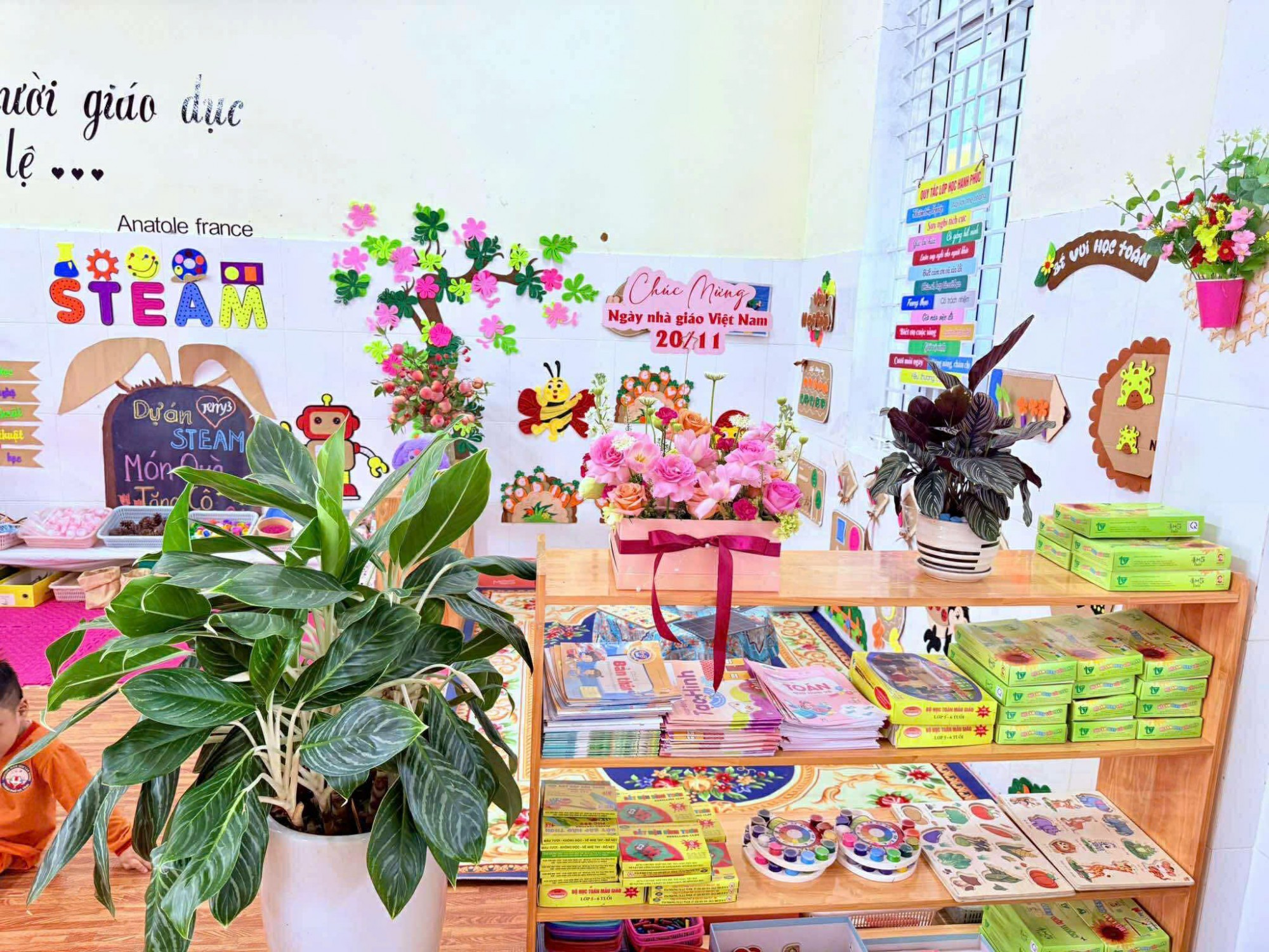 TRƯỜNG MẦM NON TÂN GIANG, PHÁT ĐỘNG PHONG TRÀO THI ĐUA, TRANG TRÍ, XÂY DỰNG MÔI TRƯỜNG LỚP HỌC HẠNH PHÚC CHÀO MỪNG NGÀY NHÀ GIÁO VIỆT NAM 20/11